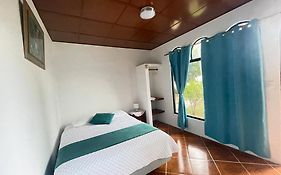 Hostal Muro De Las Lagrimas With High Speed Internet Starlink